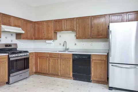 Kitchen - 14232 S Newberg Ct, Plainfield, IL 60544 photo 2 of 3