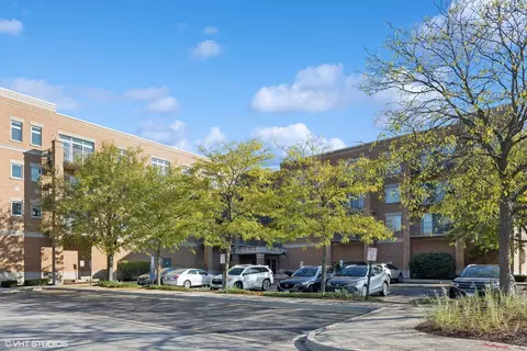 1 S Lincoln Ave #213, Lombard, IL 60148