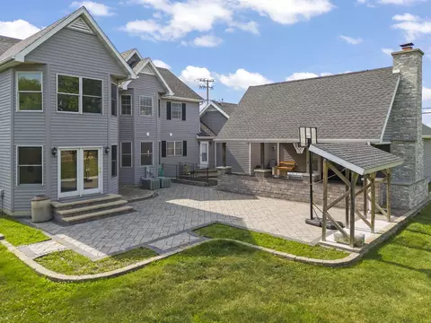 Exterior - 2398 S Williamsburg Dr, Plainfield, IL 60586 photo 7 of 8