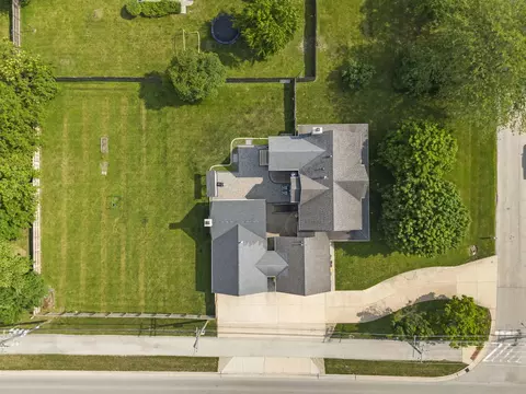 View/Area - 2398 S Williamsburg Dr, Plainfield, IL 60586 photo 3 of 11
