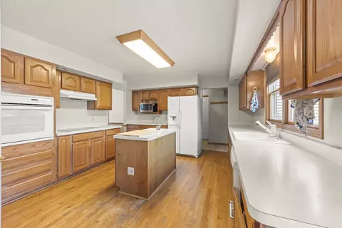 Kitchen - 2398 S Williamsburg Dr, Plainfield, IL 60586 photo 1 of 3