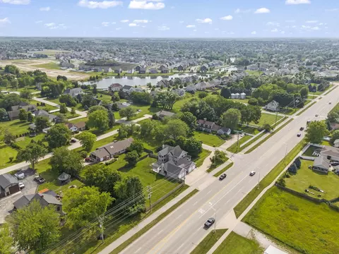 View/Area - 2398 S Williamsburg Dr, Plainfield, IL 60586 photo 9 of 11