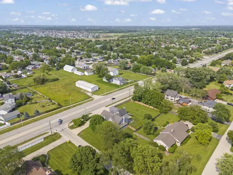 View/Area - 2398 S Williamsburg Dr, Plainfield, IL 60586 photo 5 of 11