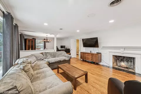 433 N Worth Ave, Elgin, IL 60123 photo 6