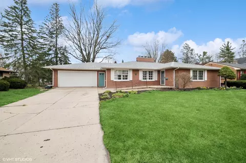 433 N Worth Ave, Elgin, IL 60123