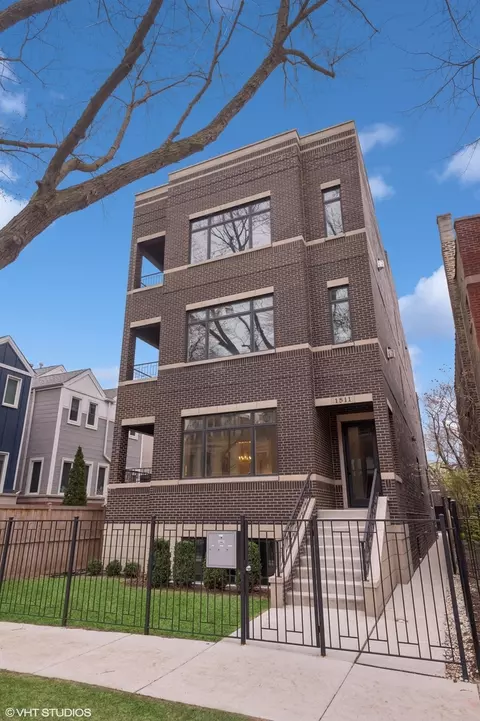 1511 W Byron St #1, Chicago, IL 60613