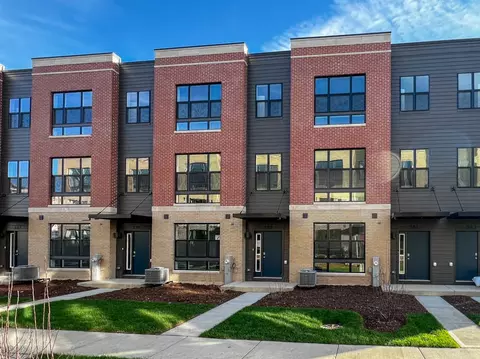 339 Summit Cir, Lombard, IL 60148