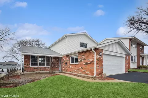 940 S Cedar Ave, Elmhurst, IL 60126