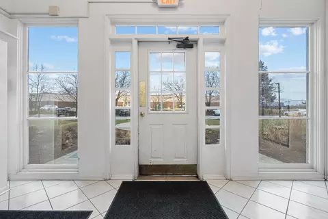 Entry Way - 5501 Carriageway Dr #202A, Rolling Meadows, IL 60008 photo 4 of 4
