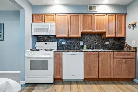Kitchen - 5501 Carriageway Dr #202A, Rolling Meadows, IL 60008 photo 2 of 7