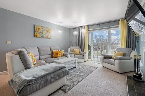 Living - 5501 Carriageway Dr #202A, Rolling Meadows, IL 60008 photo 2 of 2