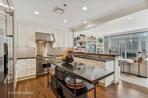 Kitchen - 270 E Pearson St #1502, Chicago, IL 60611 photo 2 of 3