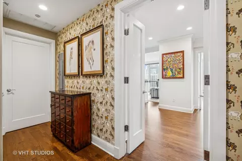 Entry Way - 270 E Pearson St #1502, Chicago, IL 60611 photo 2 of 3