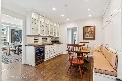 Dining - 270 E Pearson St #1502, Chicago, IL 60611 photo 1 of 4