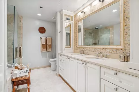 Bath - 270 E Pearson St #1502, Chicago, IL 60611 photo 2 of 4