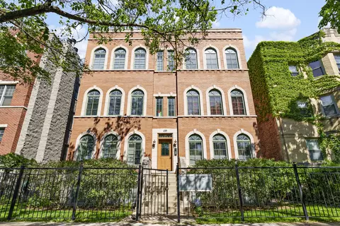 4309 N Richmond St #3S, Chicago, IL 60618