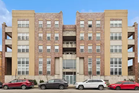 3611 W Montrose Ave #406, Chicago, IL 60618