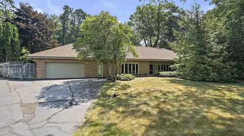 2425 Bradley Rd, Rockford, IL 61107