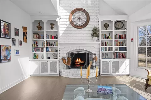 Living - 1651 Eagle Brook Dr, Geneva, IL 60134 photo 2 of 3