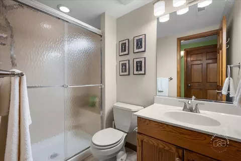 Bath - 1651 Eagle Brook Dr, Geneva, IL 60134 photo 5 of 5