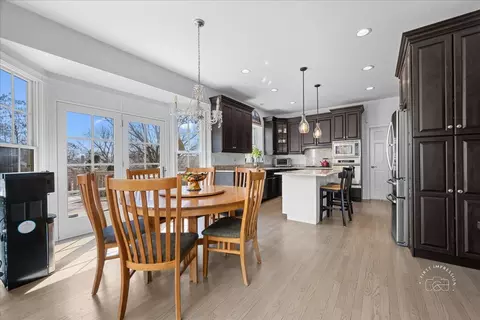 Kitchen - 1651 Eagle Brook Dr, Geneva, IL 60134 photo 3 of 4