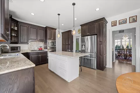 Kitchen - 1651 Eagle Brook Dr, Geneva, IL 60134 photo 2 of 4