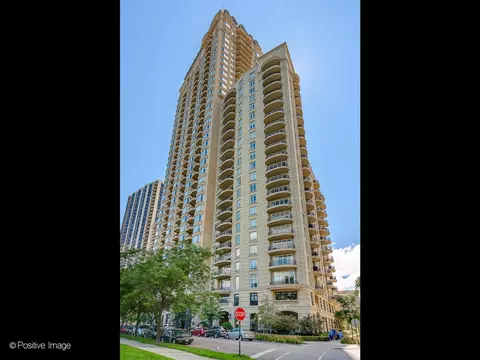 2550 N Lakeview Ave #N-905, Chicago, IL 60614