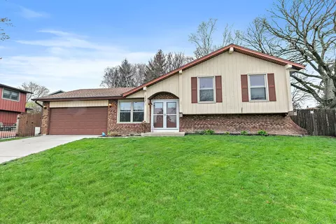 1994 Monday Dr, Elgin, IL 60123