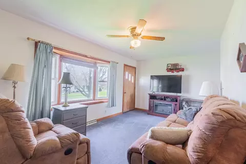 306 E Dooley St, Downs, IL 61736 photo 6