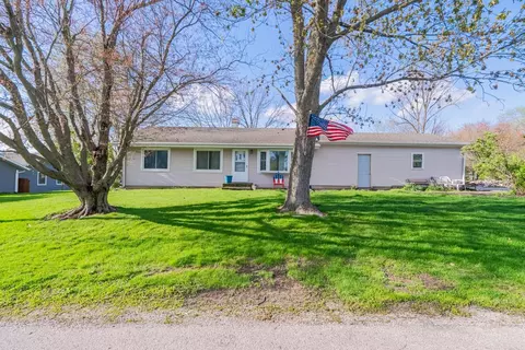 306 E Dooley St, Downs, IL 61736