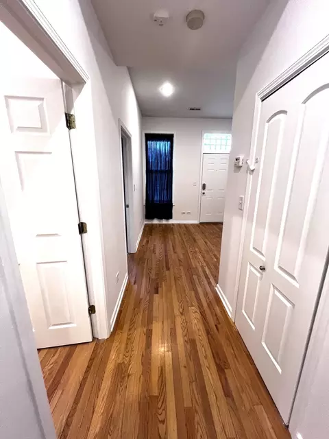 Entry Way - 1456 N Artesian Ave #1R, Chicago, IL 60622 photo 1 of 1