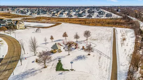 16458 Mueller Cir, Plainfield, IL 60586 photo 10