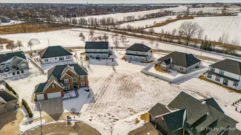 16458 Mueller Cir, Plainfield, IL 60586 photo 6