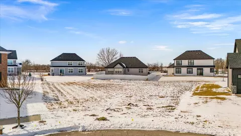 16458 Mueller Cir, Plainfield, IL 60586 photo 3