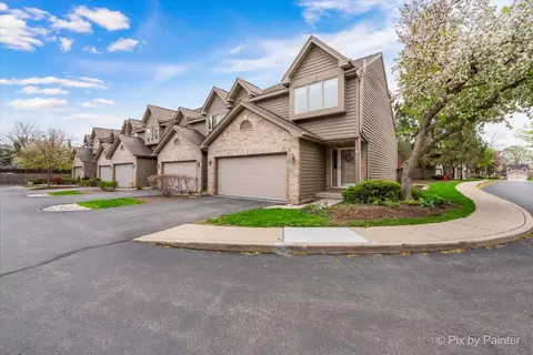 558 Silver Aspen Cir #558, Crystal Lake, IL 60014