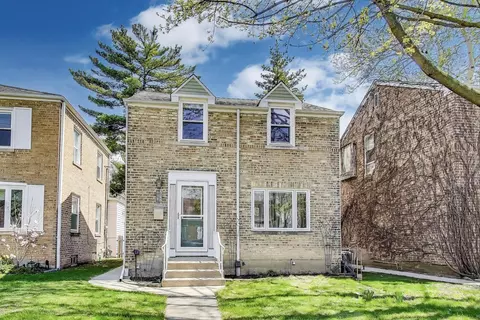 7837 E Prairie Rd, Skokie, IL 60076