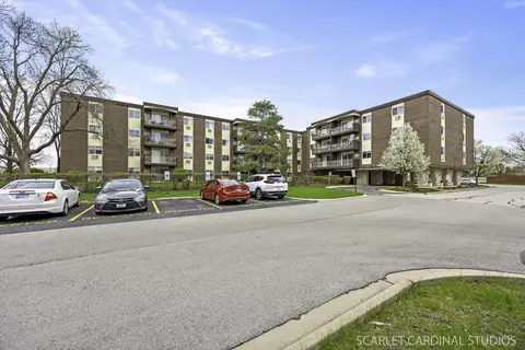 1321 S Finley Rd #416, Lombard, IL 60148