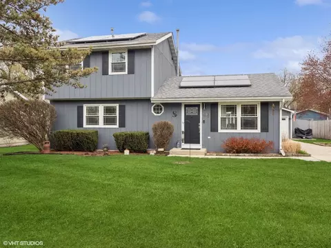 5216 Palm St, Mchenry, IL 60051