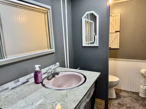 Bath - 914 8th St, Peru, IL 61354 photo 3 of 3