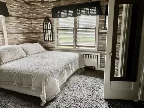 Bedroom - 914 8th St, Peru, IL 61354 photo 1 of 4