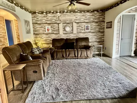 Living - 914 8th St, Peru, IL 61354 photo 3 of 3