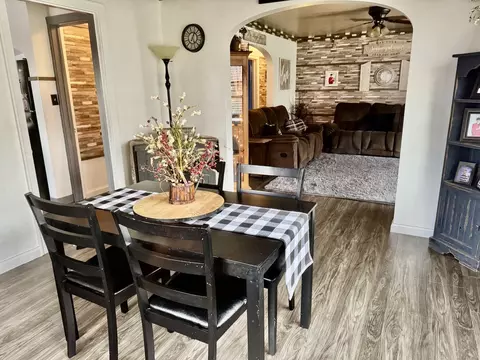 Dining - 914 8th St, Peru, IL 61354 photo 2 of 4