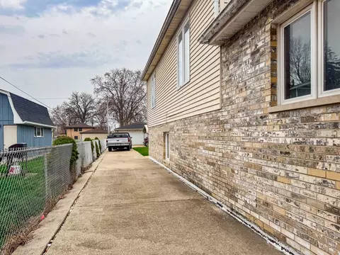 Exterior - 8129 45th Pl, Lyons, IL 60534 photo 4 of 4