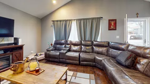 Living - 8129 45th Pl, Lyons, IL 60534 photo 1 of 3