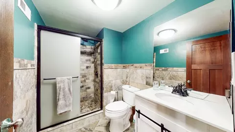 Bath - 8129 45th Pl, Lyons, IL 60534 photo 2 of 2