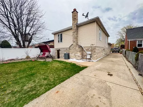 Exterior - 8129 45th Pl, Lyons, IL 60534 photo 3 of 4