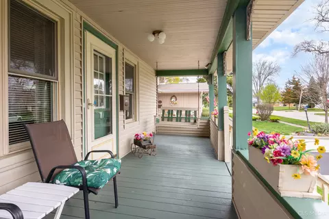 Exterior - 126 N Berteau Ave, Bartlett, IL 60103 photo 3 of 6