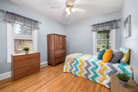 Bedroom - 126 N Berteau Ave, Bartlett, IL 60103 photo 1 of 4
