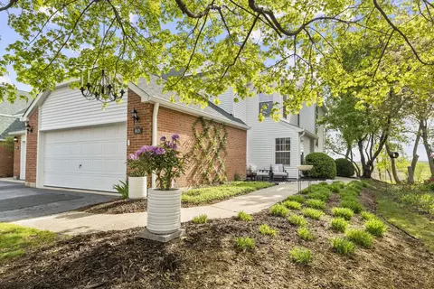113 Welwyn St #0, Lake Bluff, IL 60044