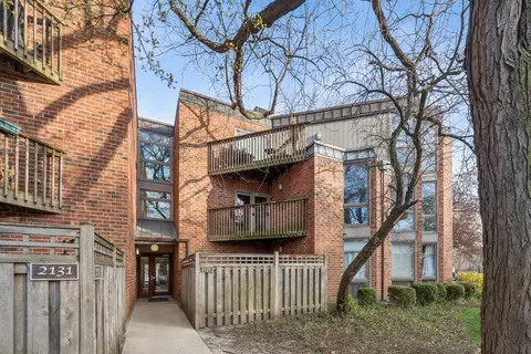 2131 N Larrabee St #207, Chicago, IL 60614